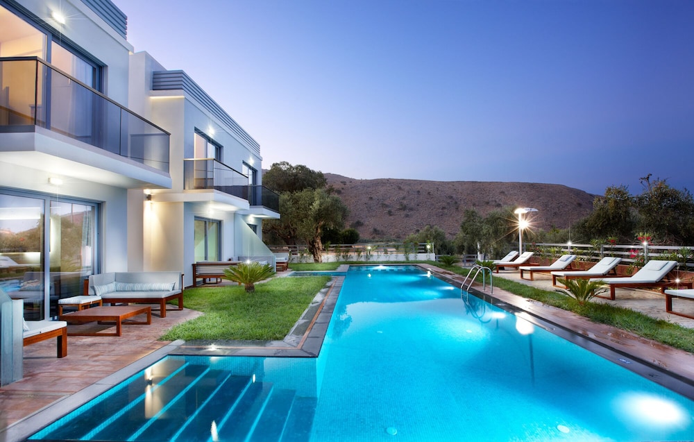 Villa with Sharing Pool - Photo 9