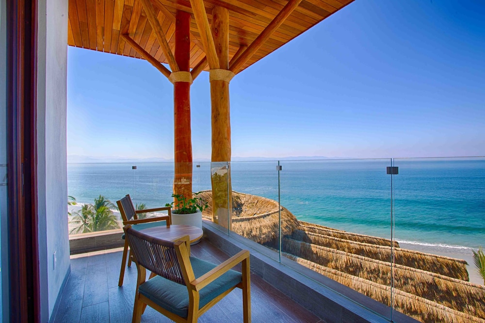 Signature Suite, 2 Bedrooms (Ocean View) - Photo 7