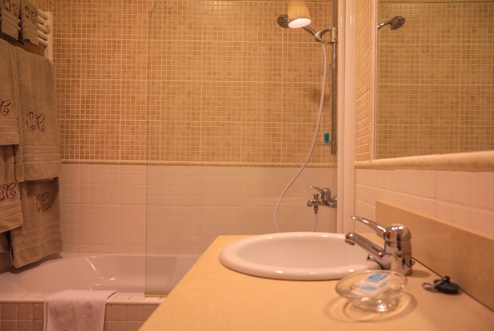 Double Room (Garnet) photo 2