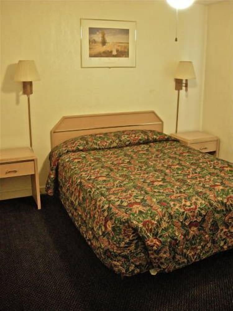 Suite, 2 Bedrooms, Kitchenette photo 3