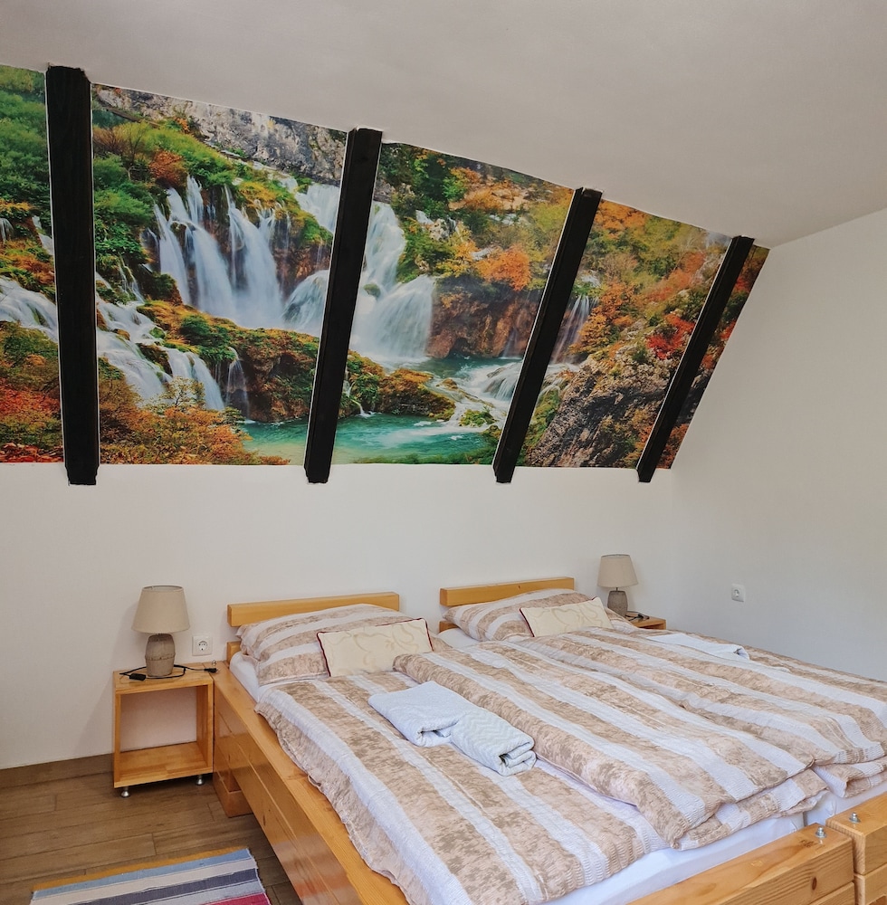 Deluxe Double Room - Photo 11
