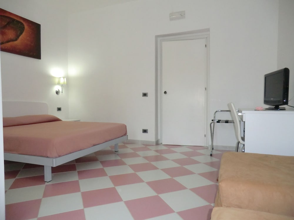 Double Room, Ensuite, Garden View photo 3