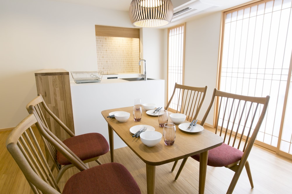 Dining Suite thumbnail 6
