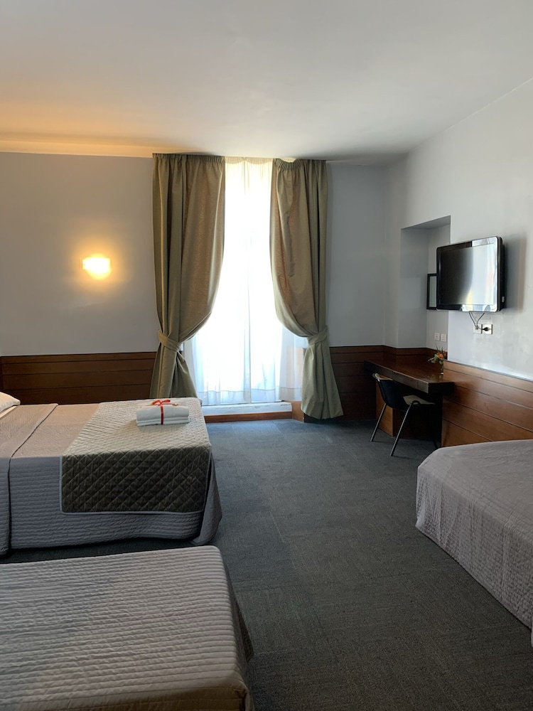 Deluxe Quadruple Room photo 1