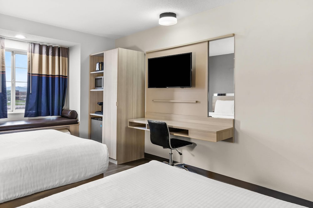 Standard Room, 2 Double Beds, Non Smoking photo 3