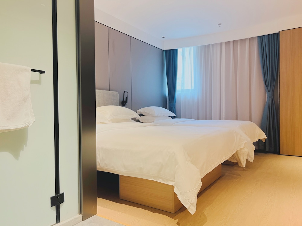 Garden Twin Room with Courtyard View (Two 1.5m Beds)