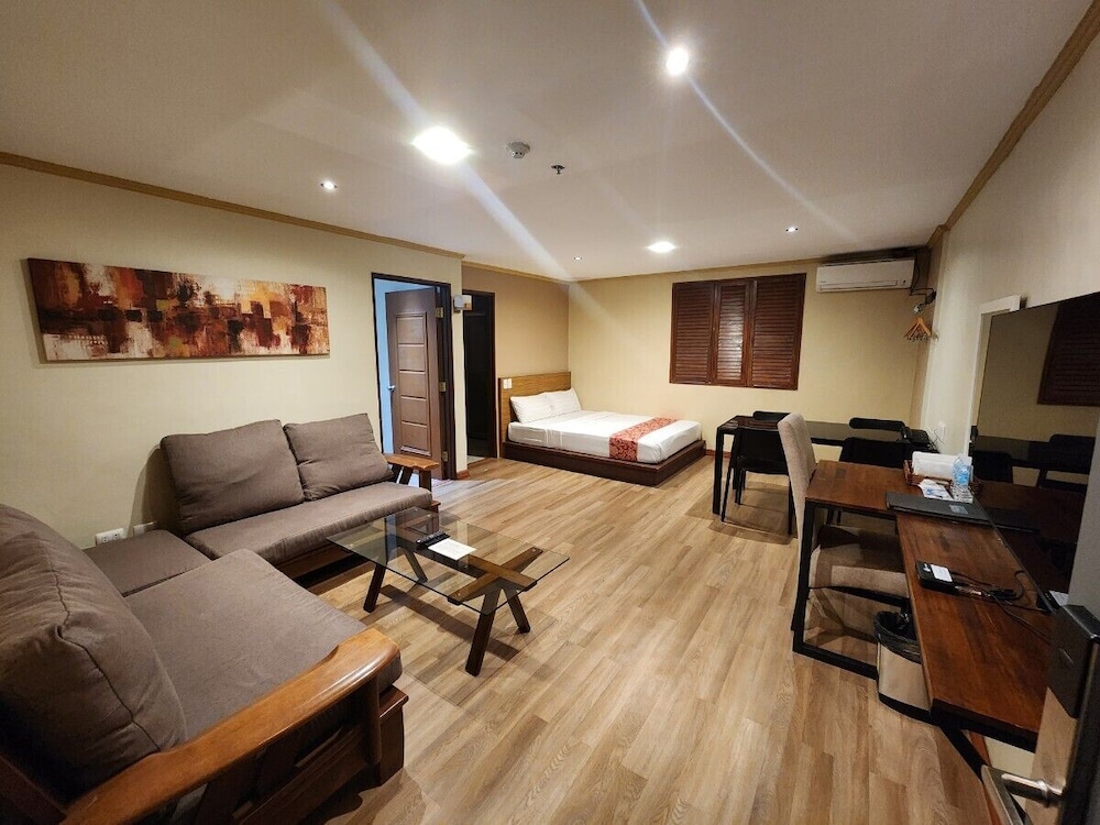Family Room - Photo 2