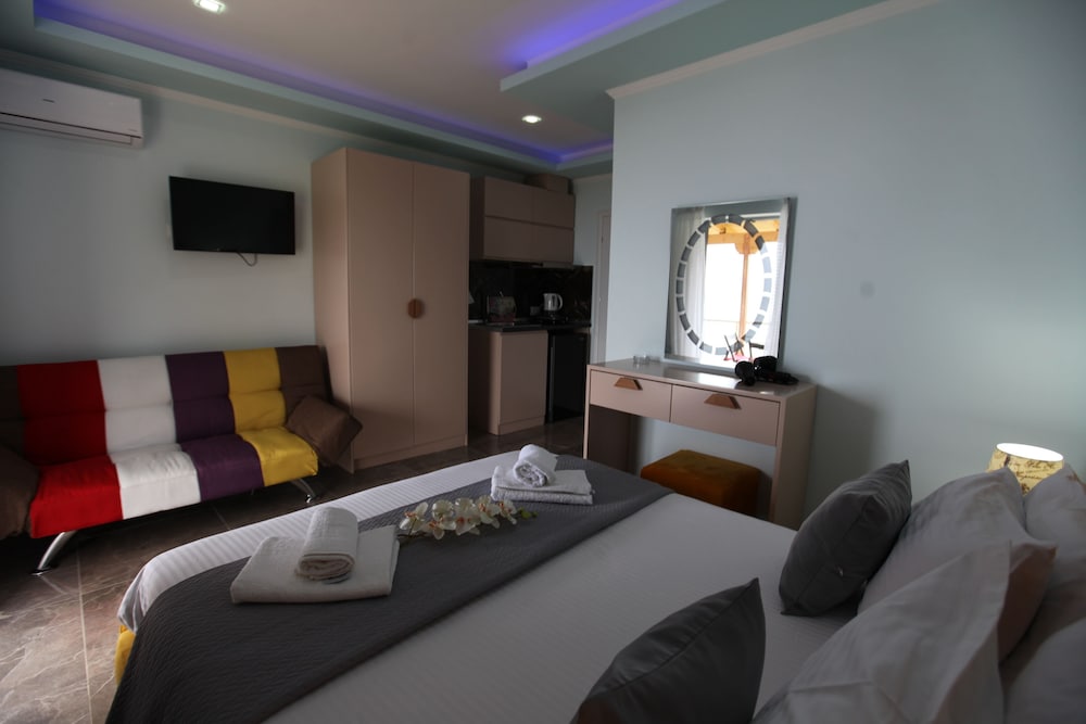 Basic Condo, 1 Bedroom, Sea View photo 2