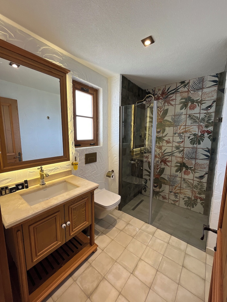 Deluxe Triple Room photo 2