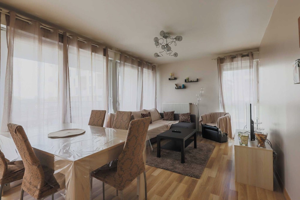 Apartment photo 1