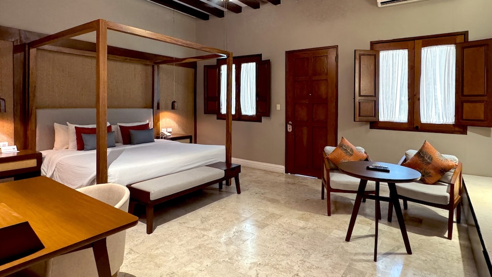 Luxury Room, Pool View - Photo 2
