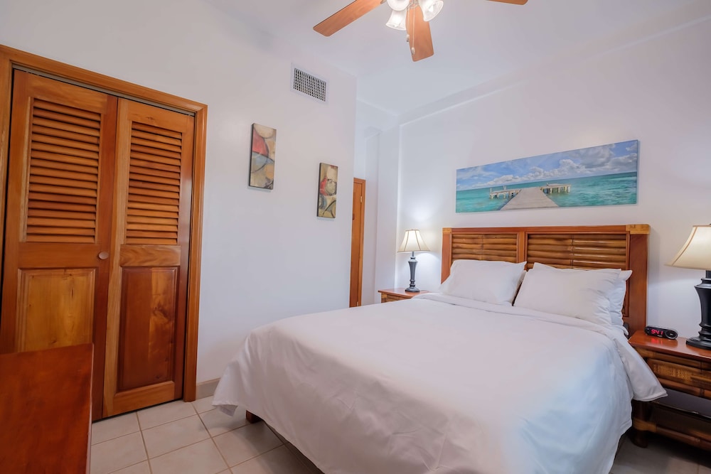 Suite, 2 Queen Beds, Balcony, Garden View