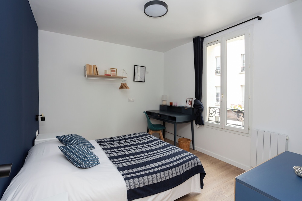 Double Room (Navy Blue) photo 2
