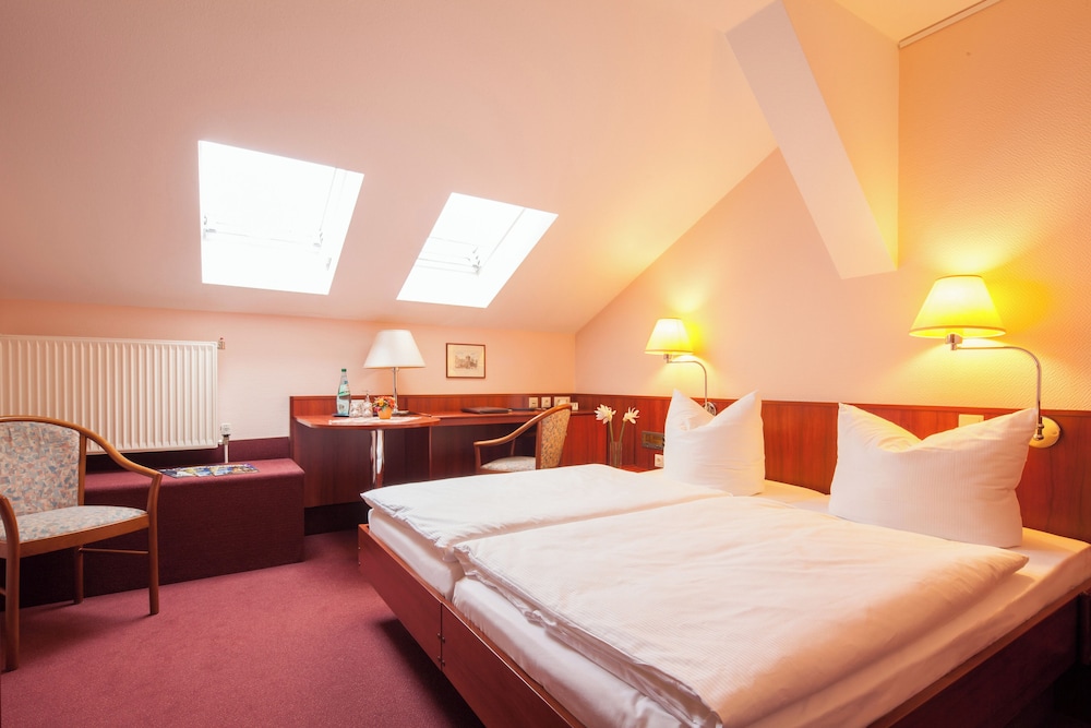 Economy Double or Twin Room photo 3