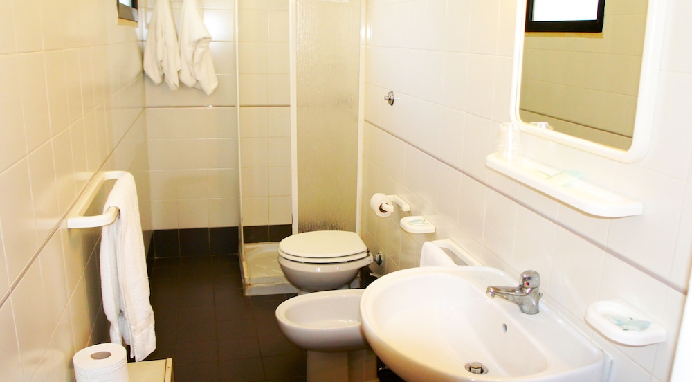 Standard Double Room Single Use, Garden View photo 2
