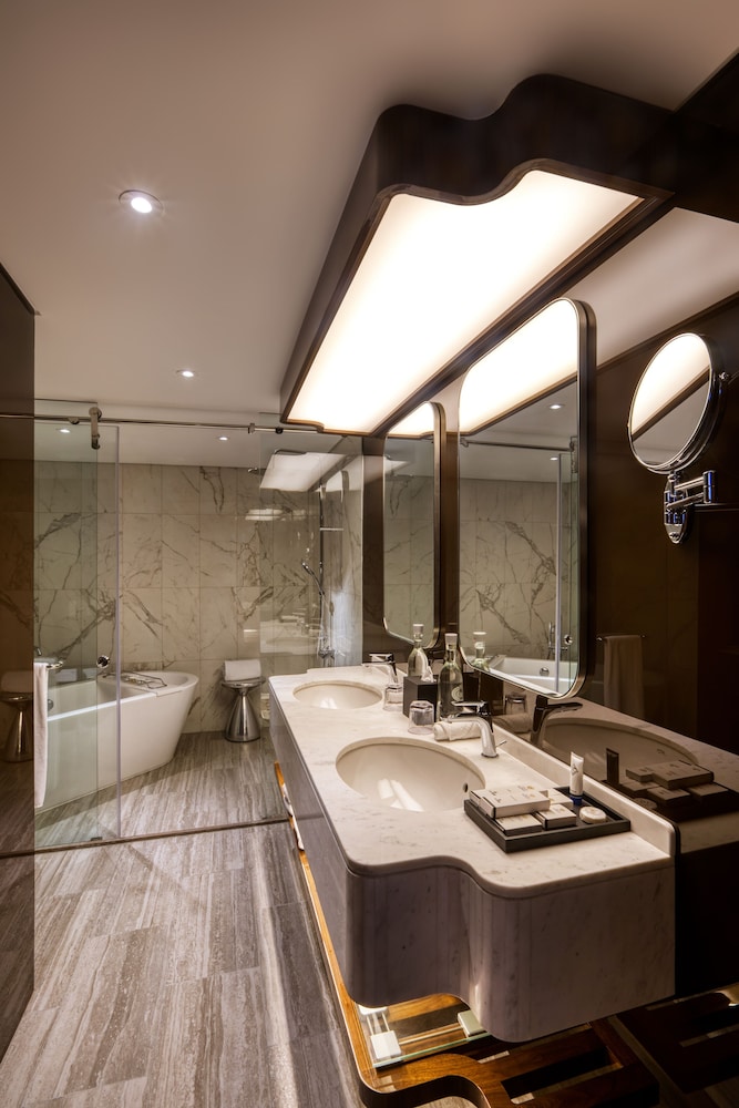 Queen Elizabeth 2 Hotel by Accor — photo 104
