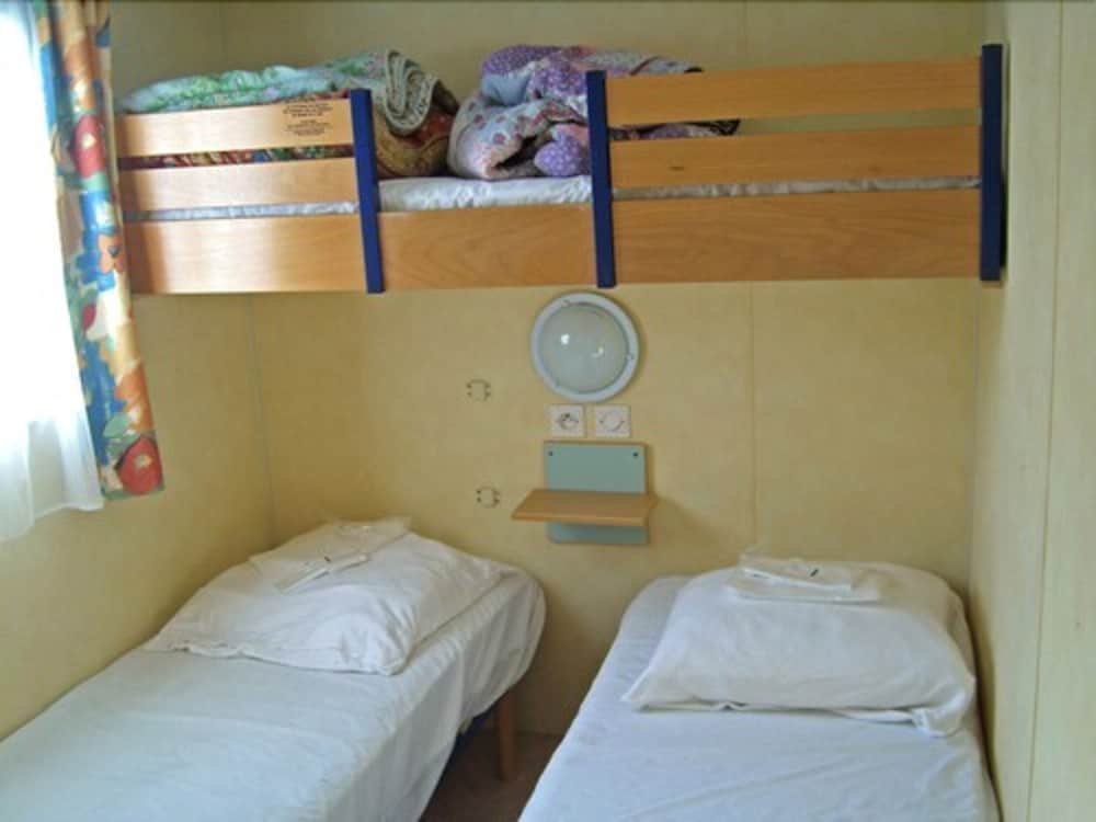 Mobile Home photo 1