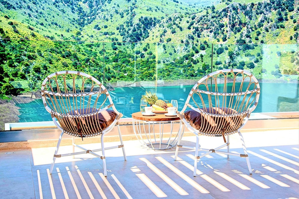 Villa, 3 Bedrooms, Private Pool, Lake View photo 3