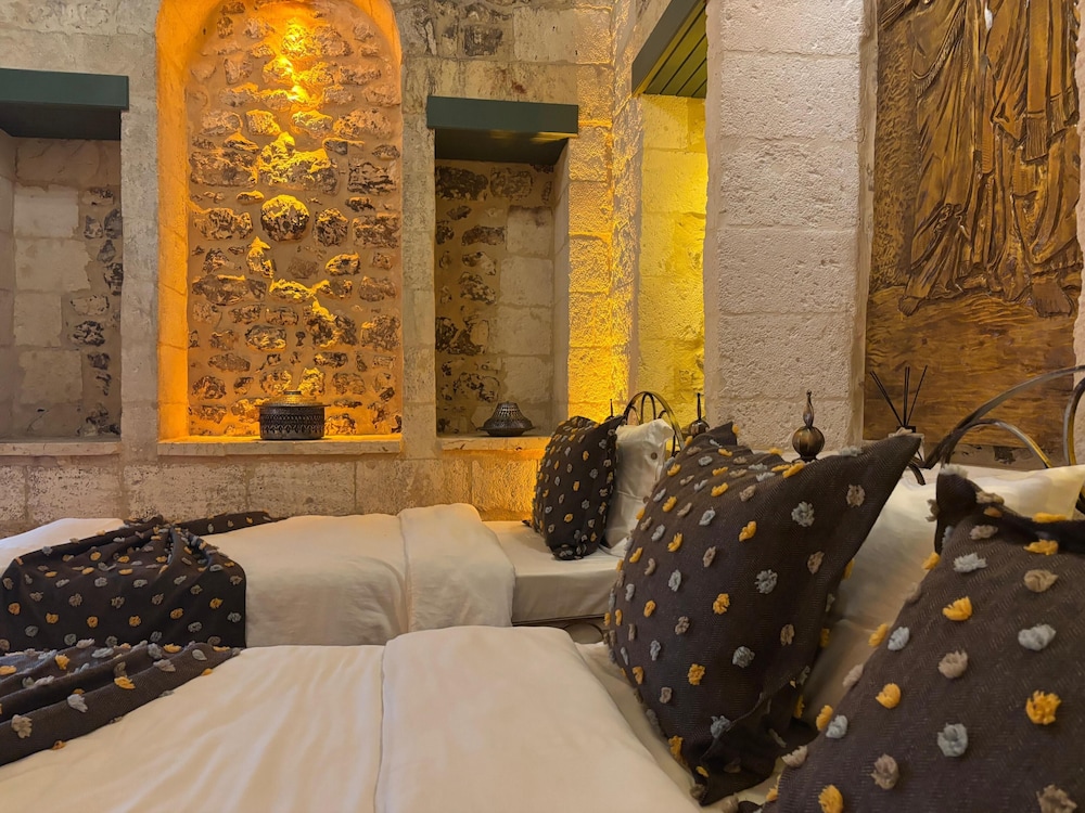 Deluxe Triple Room, Courtyard View photo 3