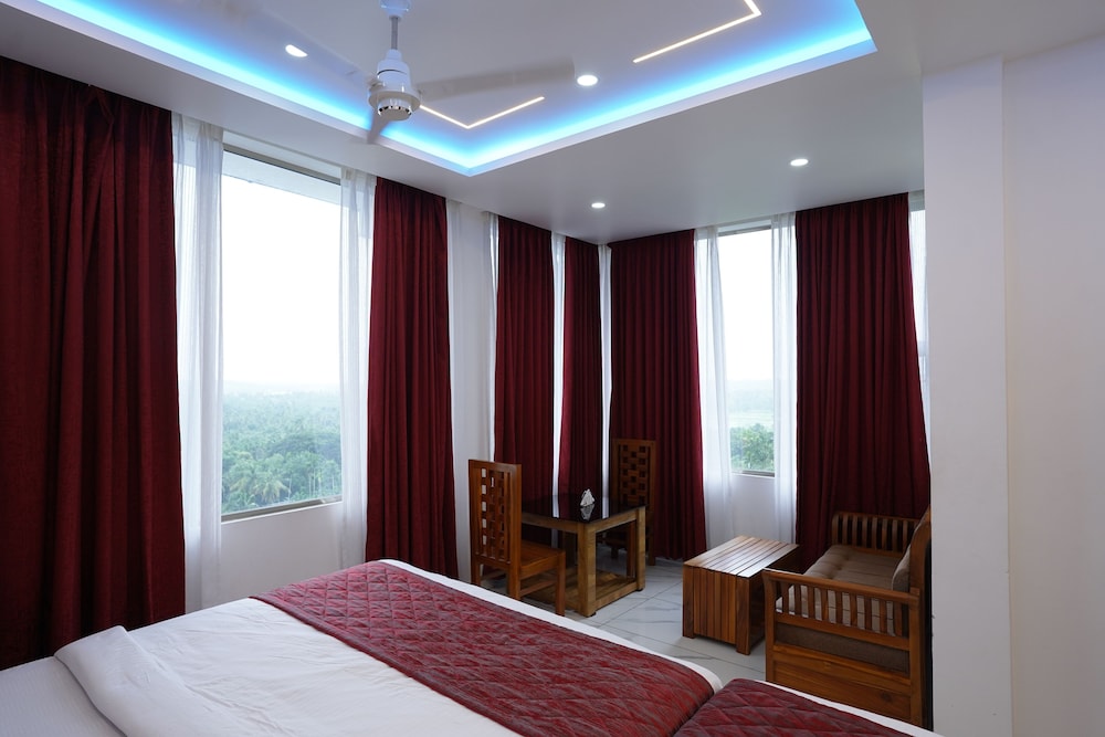 Deluxe Quadruple Room, Balcony photo 2
