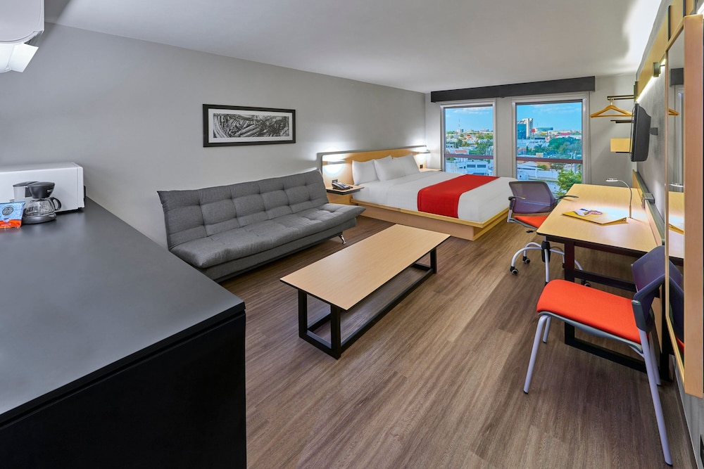 Superior Room, 1 Queen Bed with Sofa bed - Photo 1