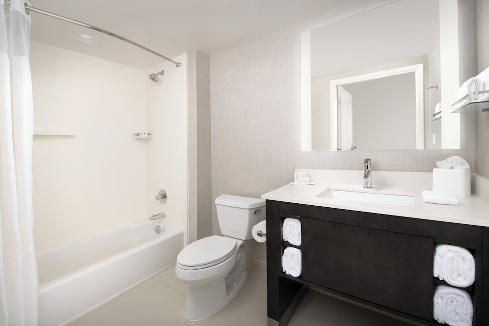 Suite, 1 Bedroom - Photo 5