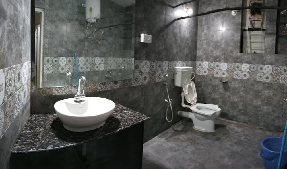 Deluxe Shared Dormitory photo 2