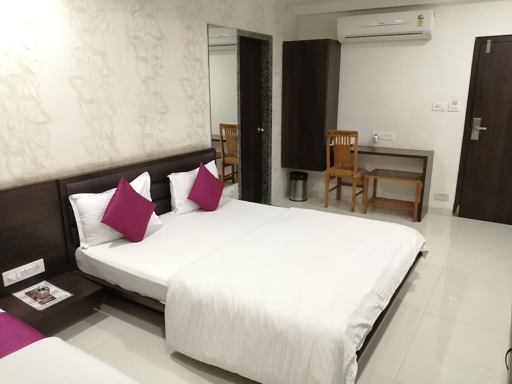 Executive Triple Room photo 3