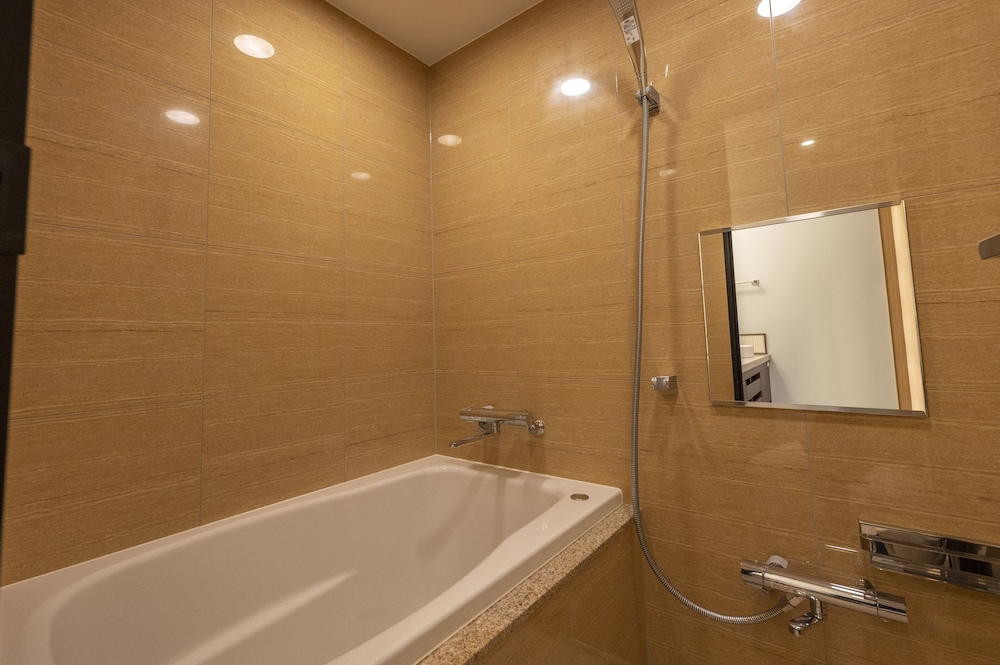 Standard Quadruple Room, 4 Bedrooms, Non Smoking - Photo 7