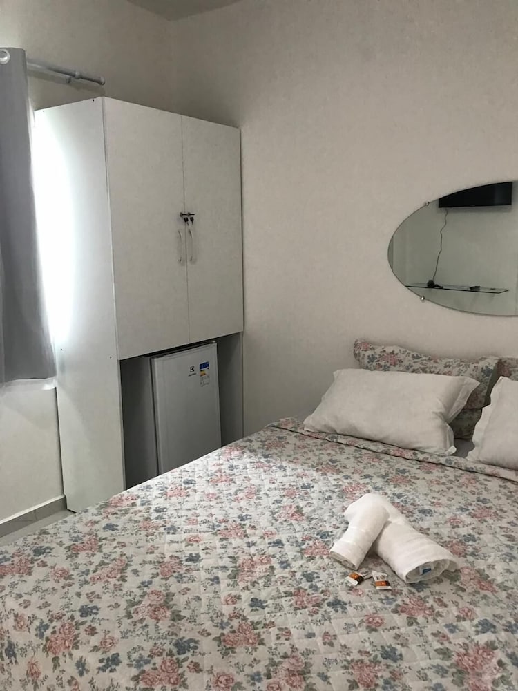 Standard Double Room - Photo 9