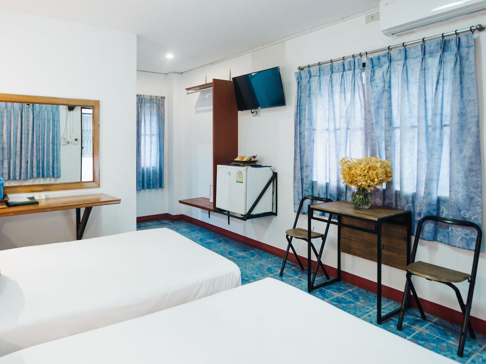 Twin Room, Private Bathroom - Photo 3