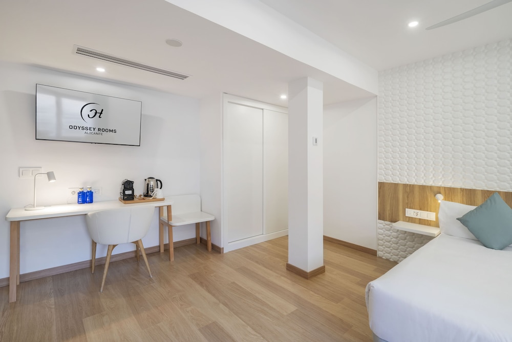 Family Quadruple Room, Pool Access photo 3