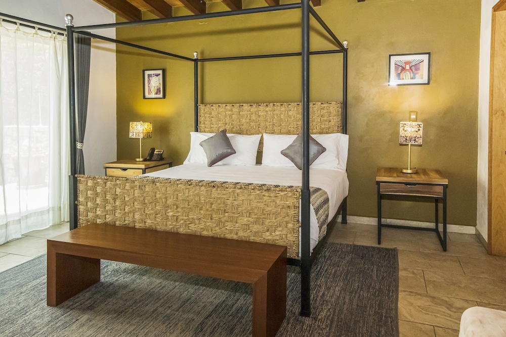 Superior Suite, 1 Queen Bed with Sofa bed, Jetted Tub photo 3