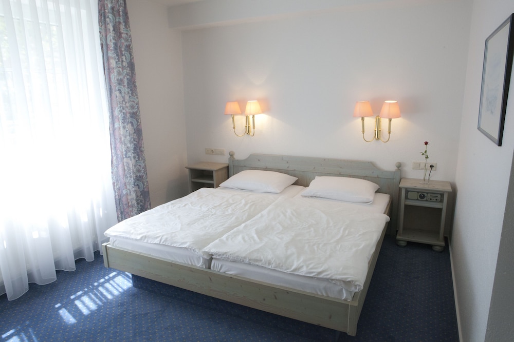 Basic Double Room photo 2