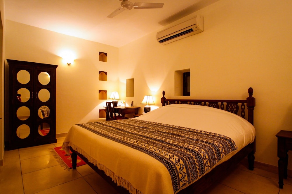 Deluxe Room, 1 King Bed, Valley View photo 1