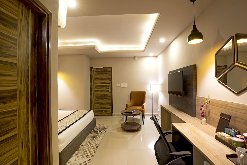 Deluxe Double Room - Photo 11