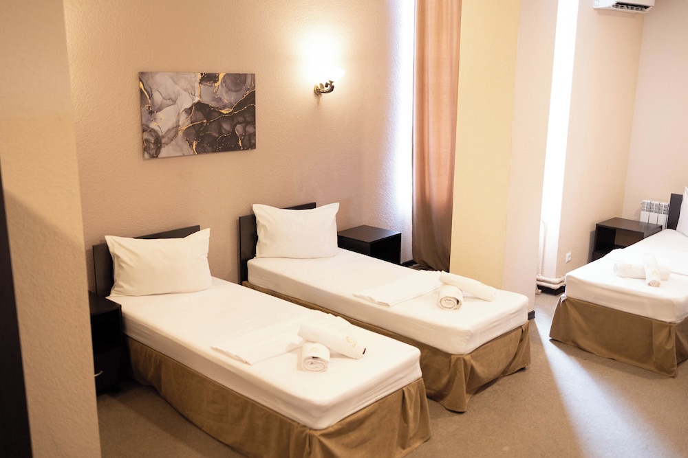 Standard Triple Room photo 2