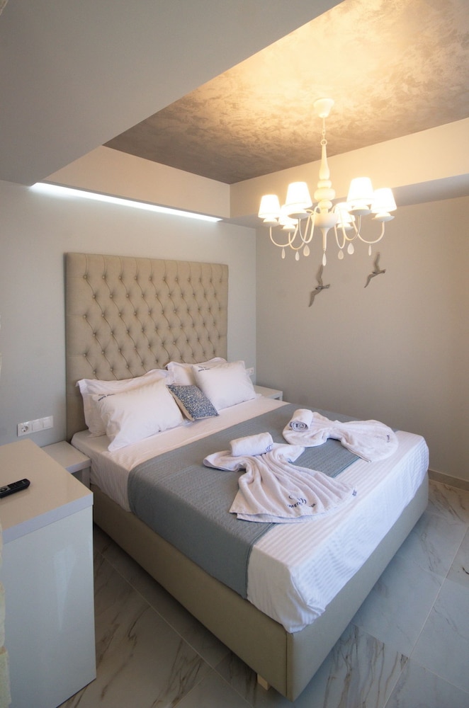Deluxe Villa, 5 Bedrooms, Private Pool photo 2