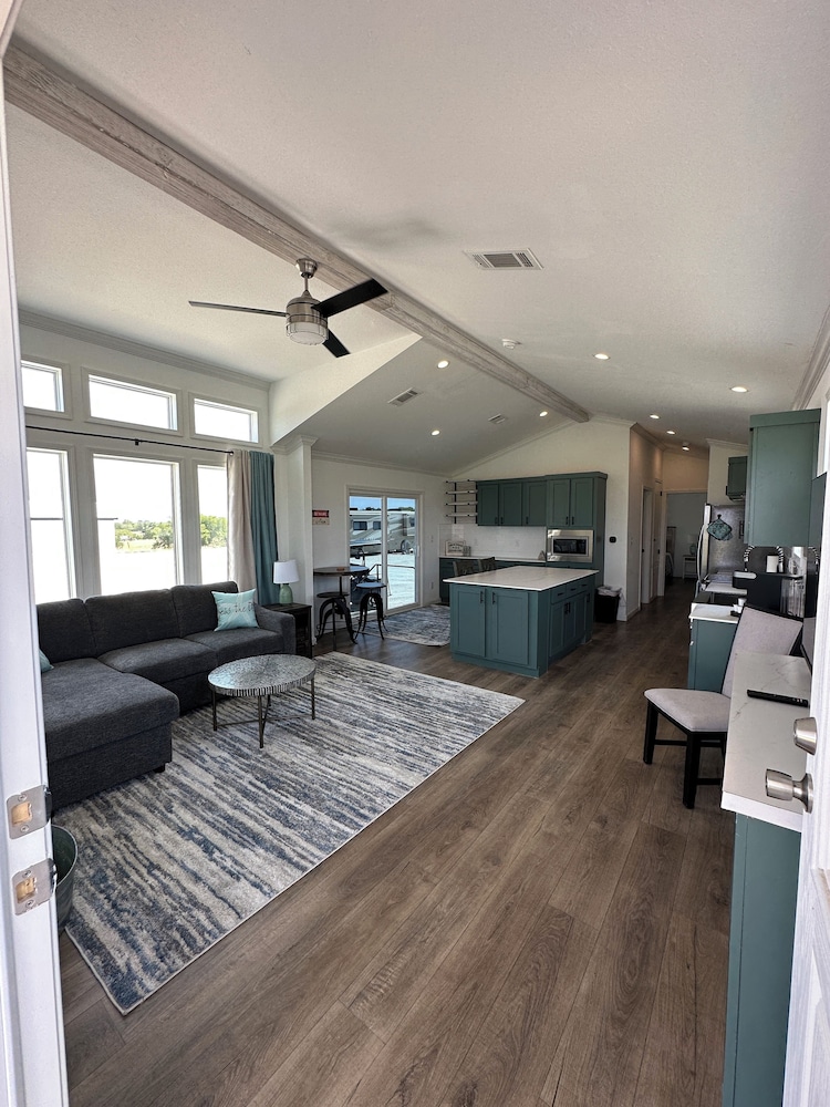 Premier Cabin, 1 King Bed with Sofa bed, Lake View photo 2