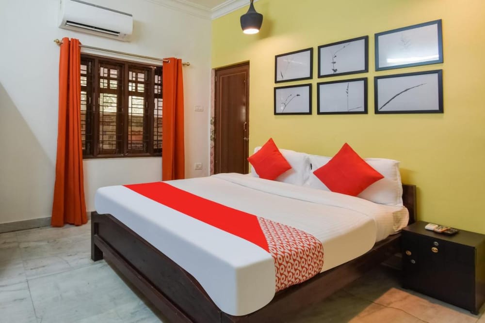 Deluxe Double Room, Multiple Beds, City View photo 3