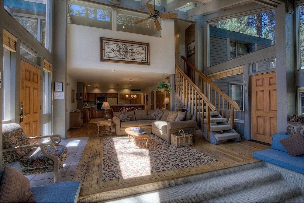 Condo, 3 Bedrooms