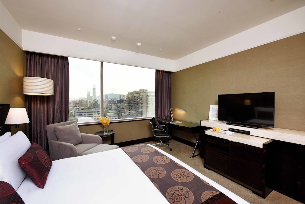 Superior Double Room (No Taipei 101 or Firework View) photo 2