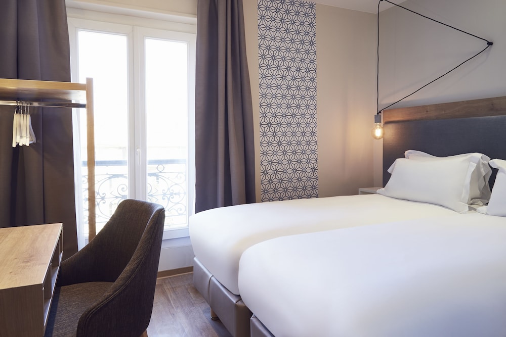 Standard Twin Room - Photo 2