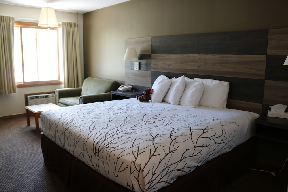 Superior Suite, Jetted Tub, Mountain View