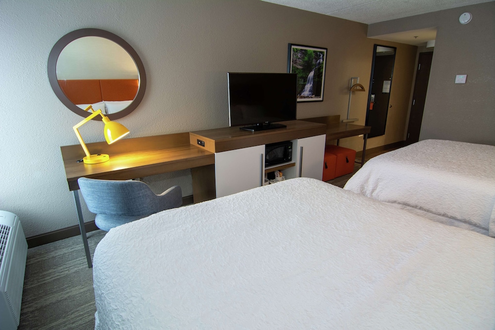 Room, 2 Queen Beds, Non Smoking photo 1