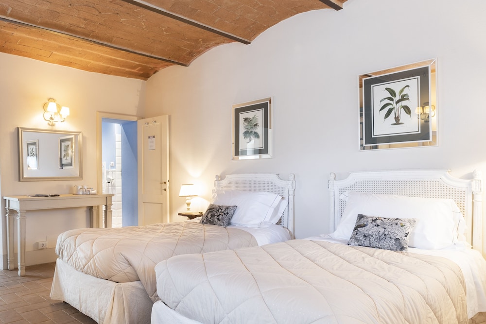 Room, Multiple Beds