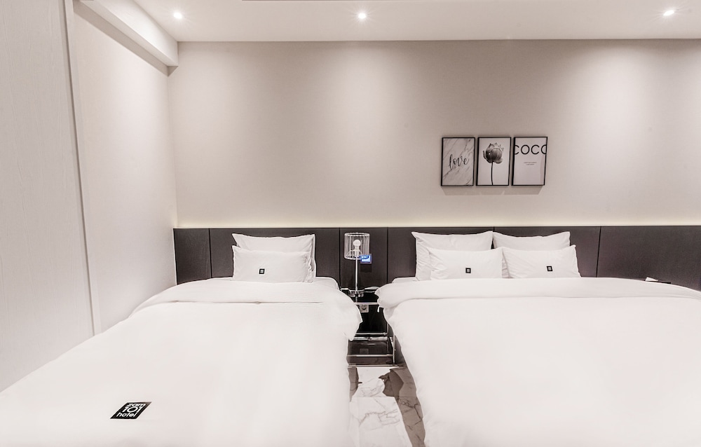 Deluxe Twin Room - Photo 8
