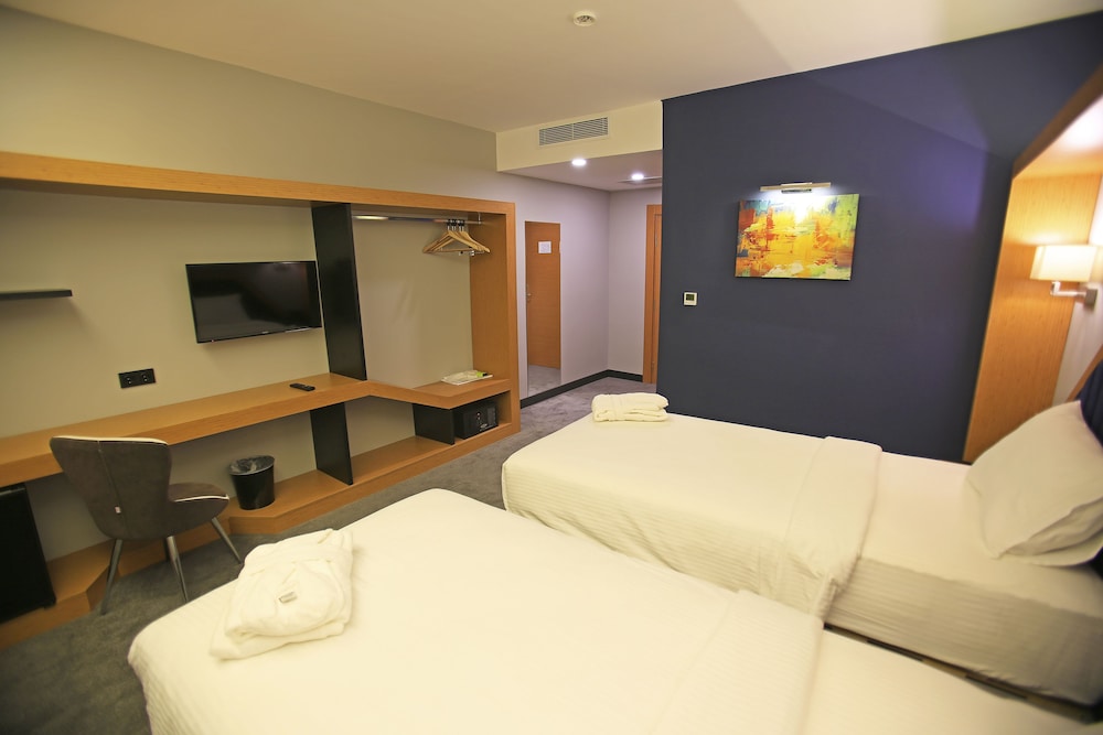 Economy Double or Twin Room, 1 Bedroom, Non Smoking, No Windows photo 1