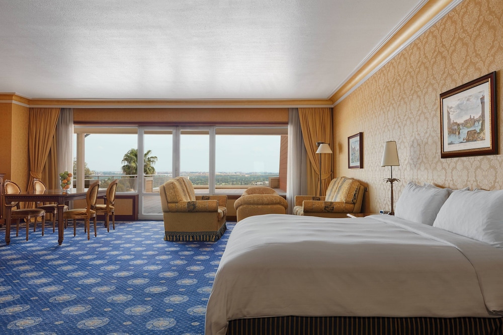 Presidential Suite, 1 King Bed, Balcony