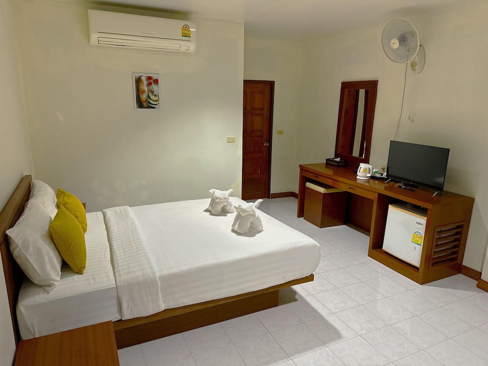 Standard Double Room, No Windows - Photo 8